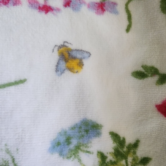 Deborah Connolly Absorbent Spring 2 Bath Towels Floral Home Gift Idea - Picture 2 of 4